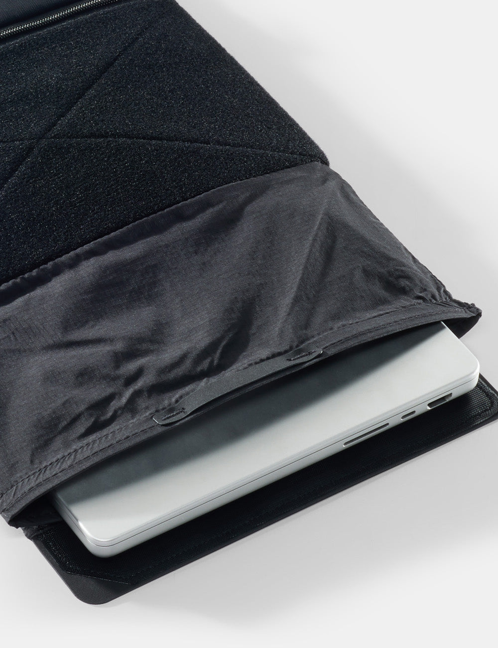 MATLBL001BK_Matador_LaptopBaselayer_MB2.jpg